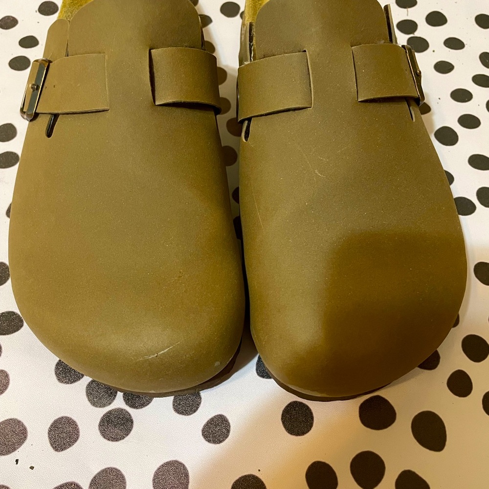 Cushionare Clogs